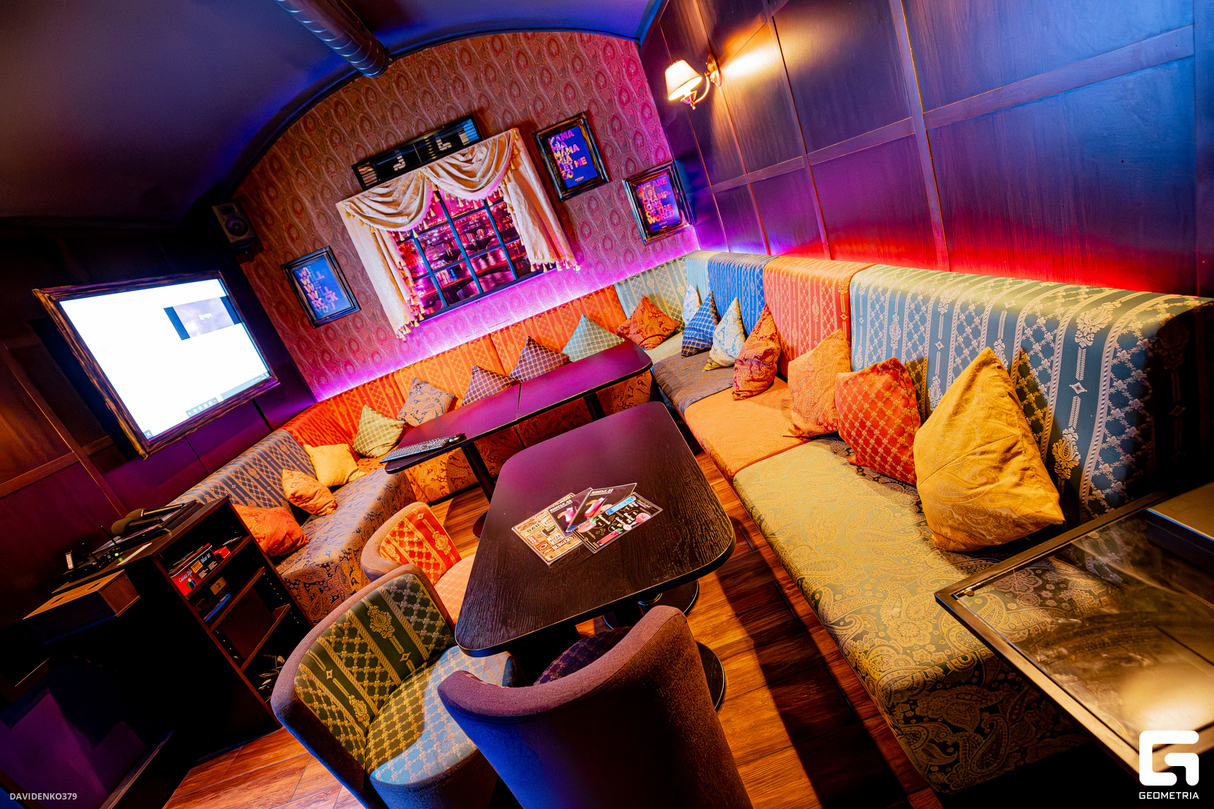Saturday chill at Simply 33 Grill & Cinema, Karaoke Club 28