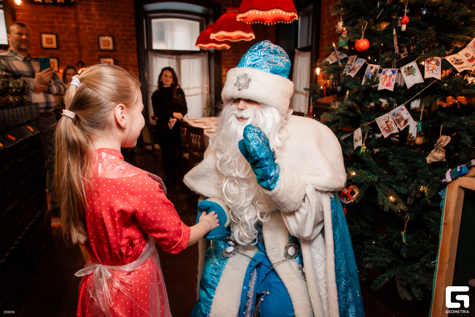 053-14-12-15-03-01-25- Zorin.jpg