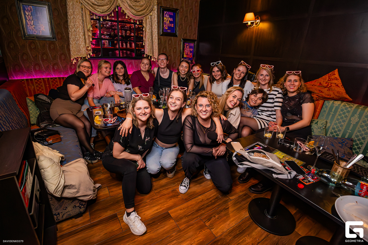 Saturday chill at Simply 33 Grill & Cinema, Karaoke Club 10