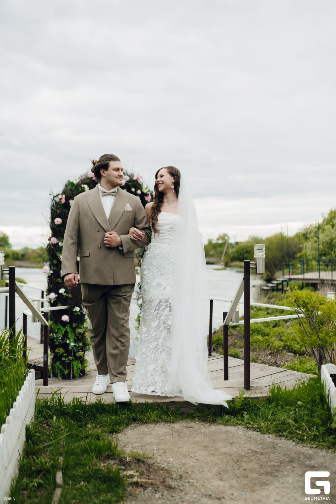 050-16-49-19-20-05-25- Zorin.jpg