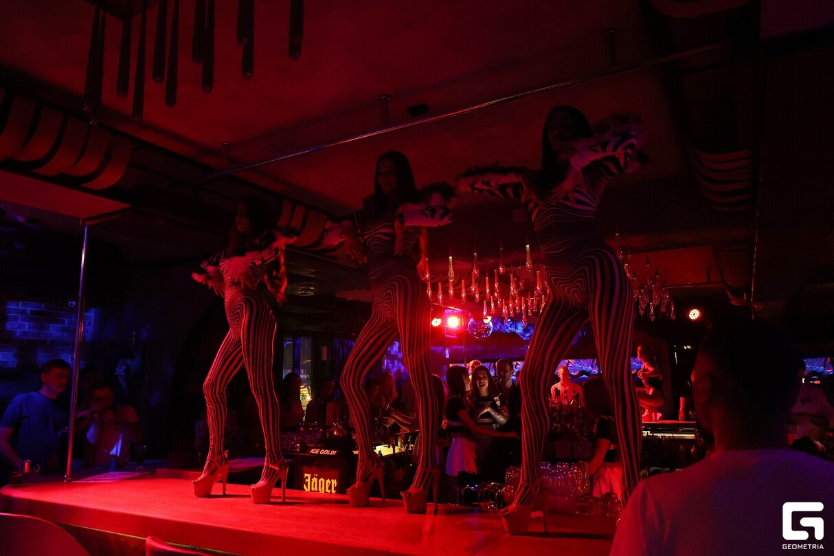 MERCH в BESTUZHEV BAR 16