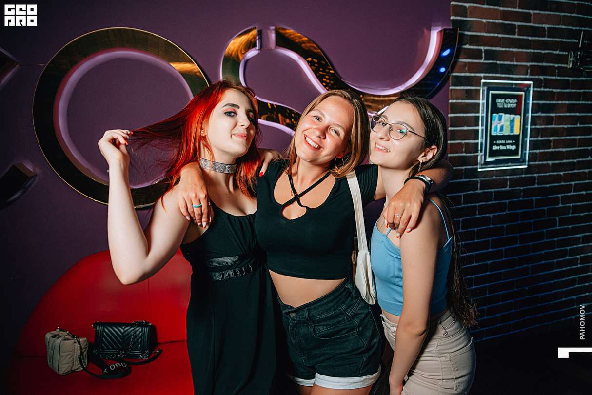 Friday party 22