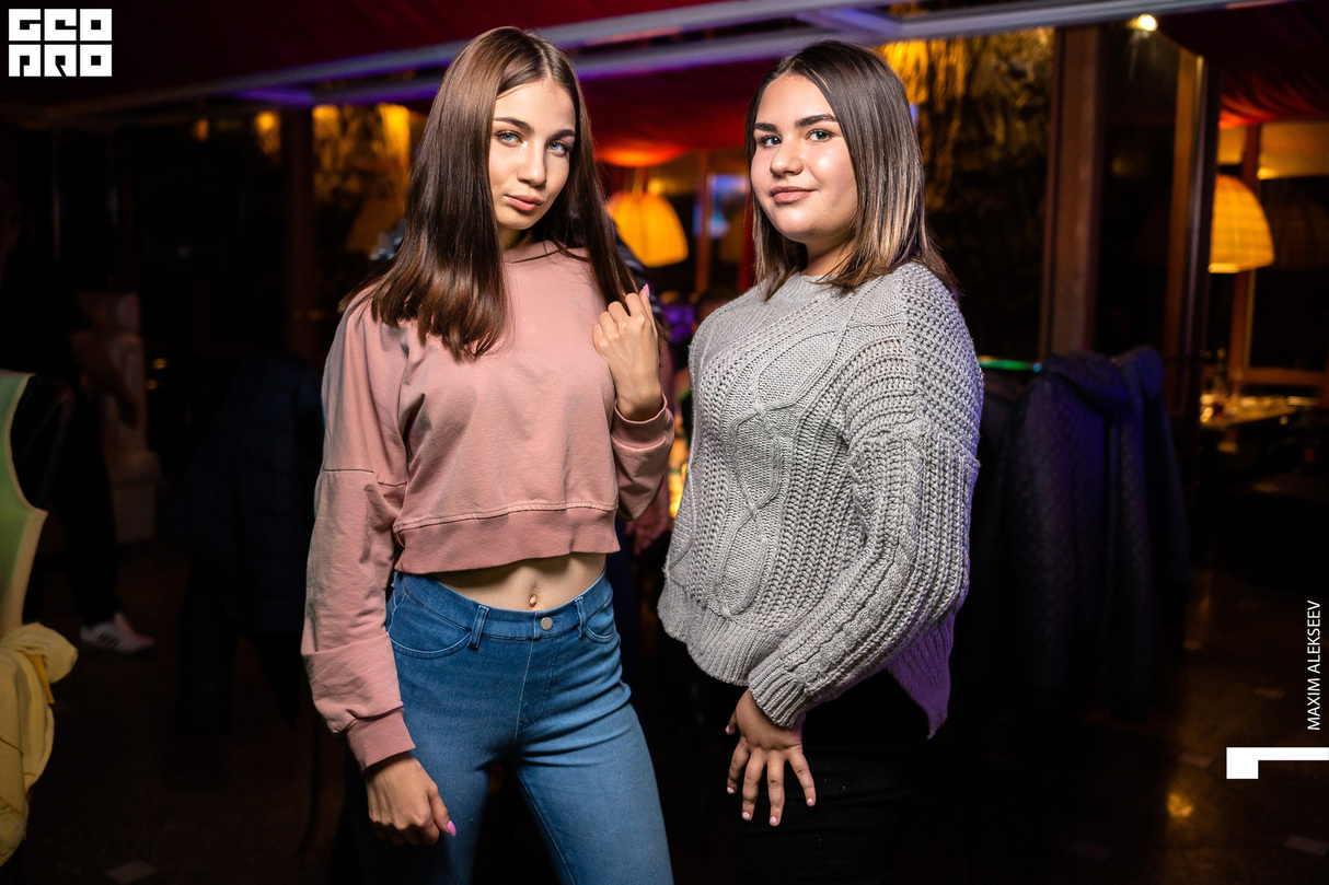 Суббота в кафе Люкс 18