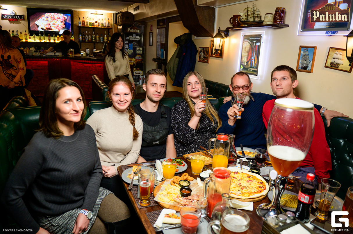 Пятница в PUB Paluba 17