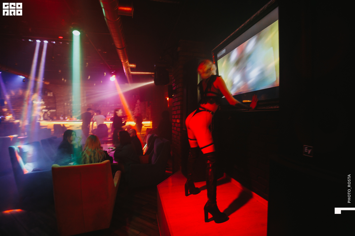 Праздничные выходные в Black House 22