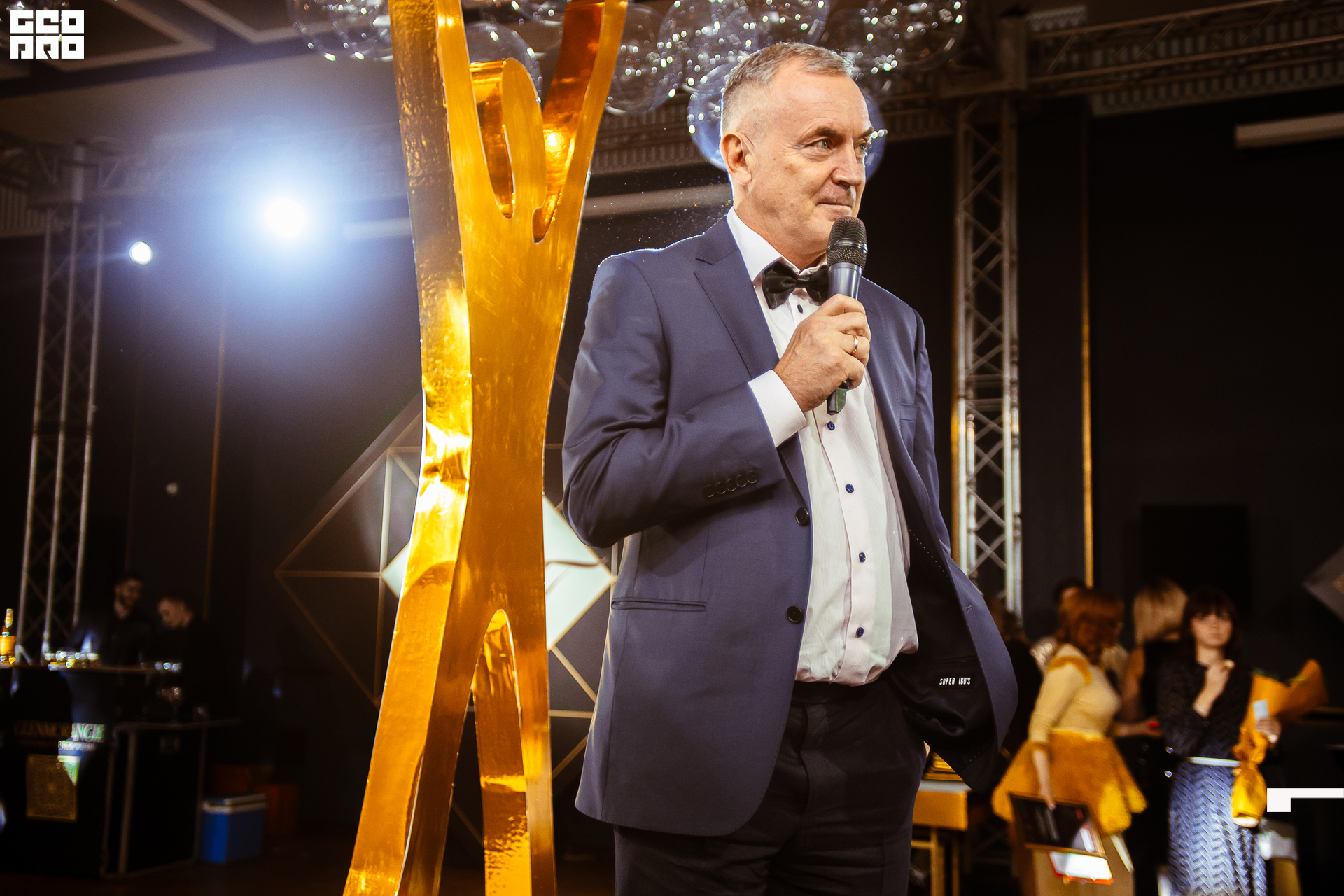 472_21-12-09 ISAEVA KASHIN SHVETS.jpg