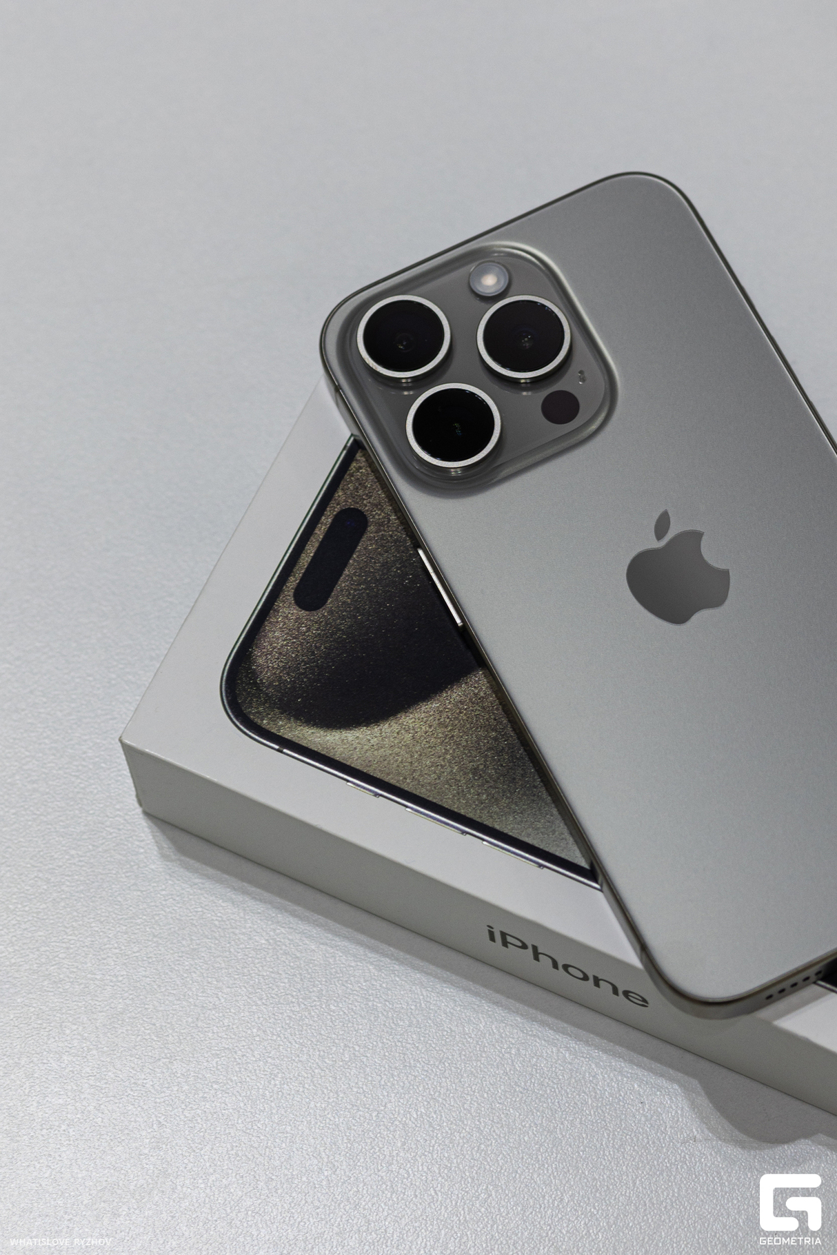 Презентация iPhone 15 в iQmac 15