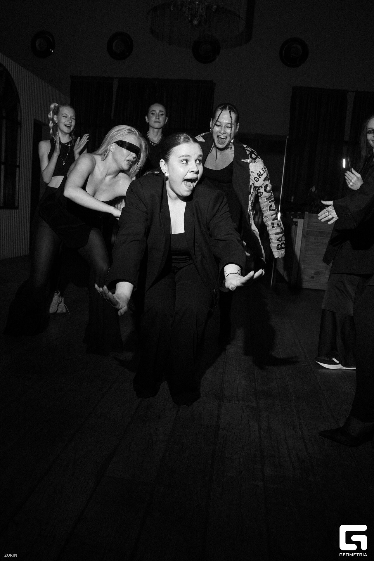 303-21-40-14-25-05-25- Zorin_resized.jpg