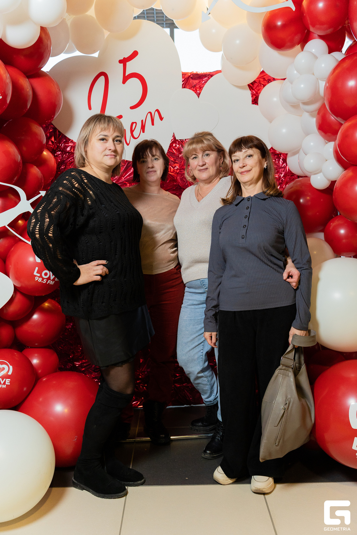 Фотозона Big Love Show 2025 в честь 25-ти летия  LOVE RADIO 8