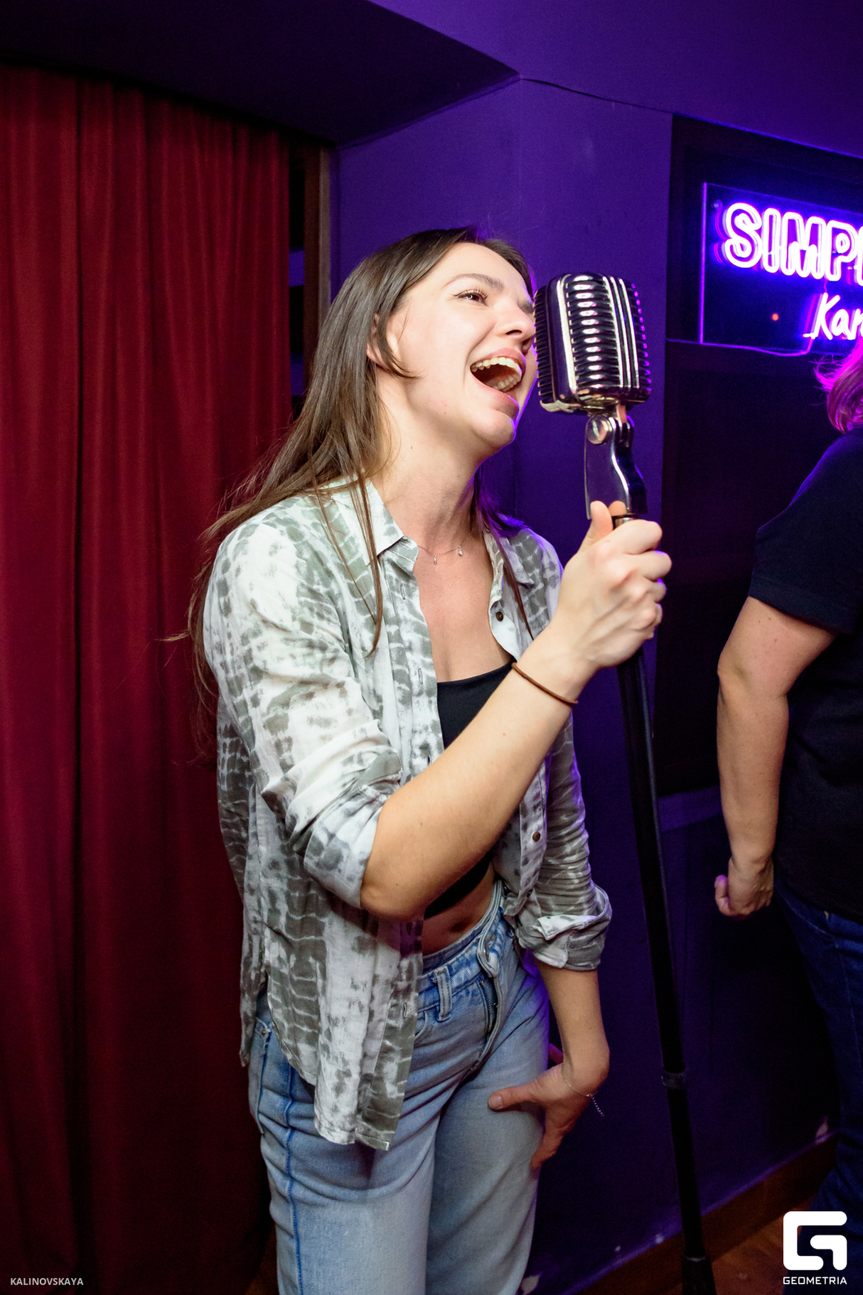 Saturday chill at Simply 33 Grill & Cinema, Karaoke Club 17
