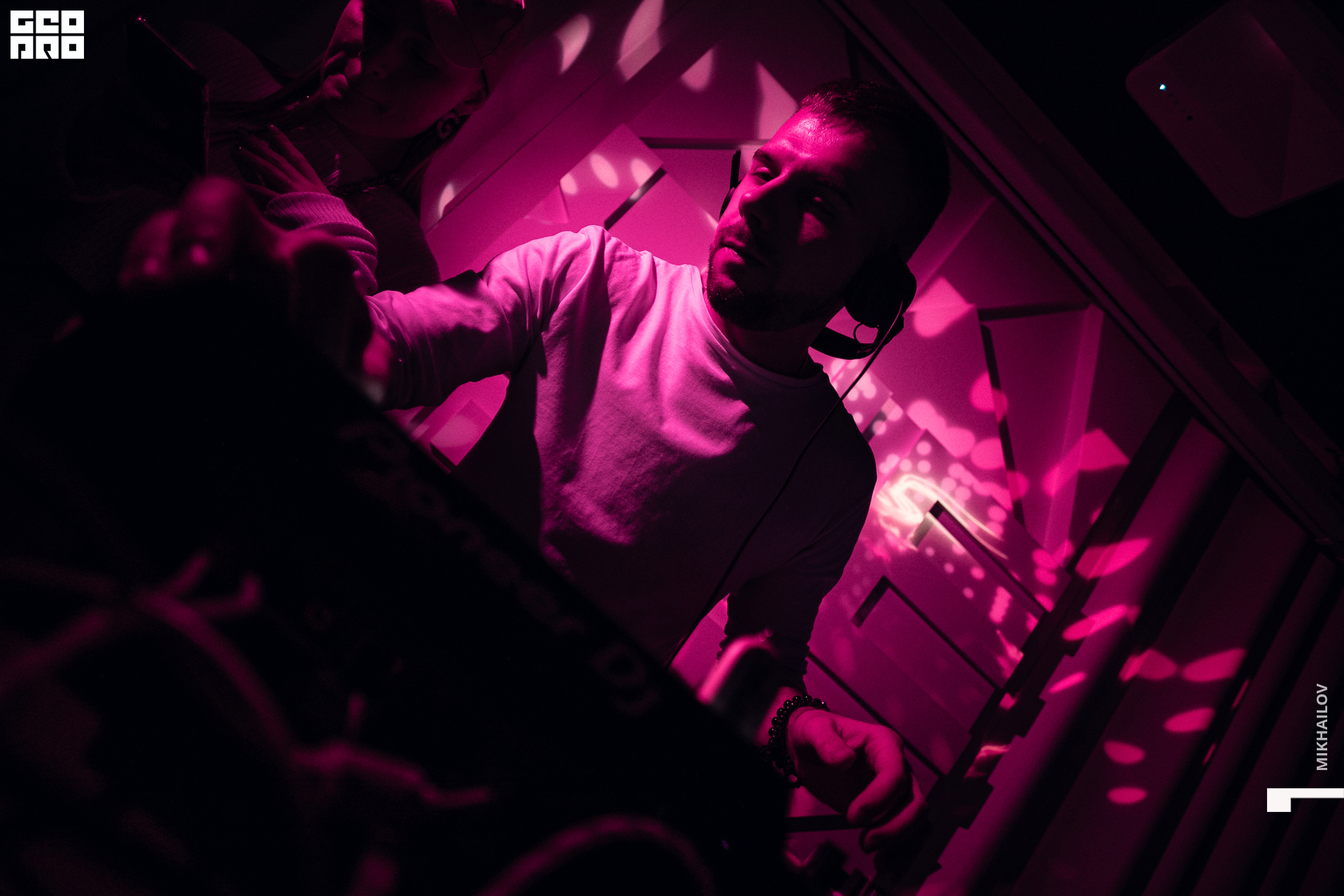 020-21-03-2021-03-07-Shake - Mikhailov - 2560.jpg