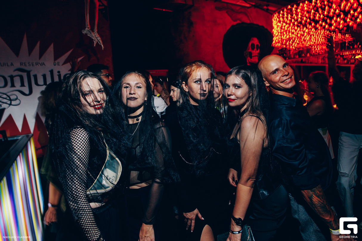 FIESTA DE CHICAS 12