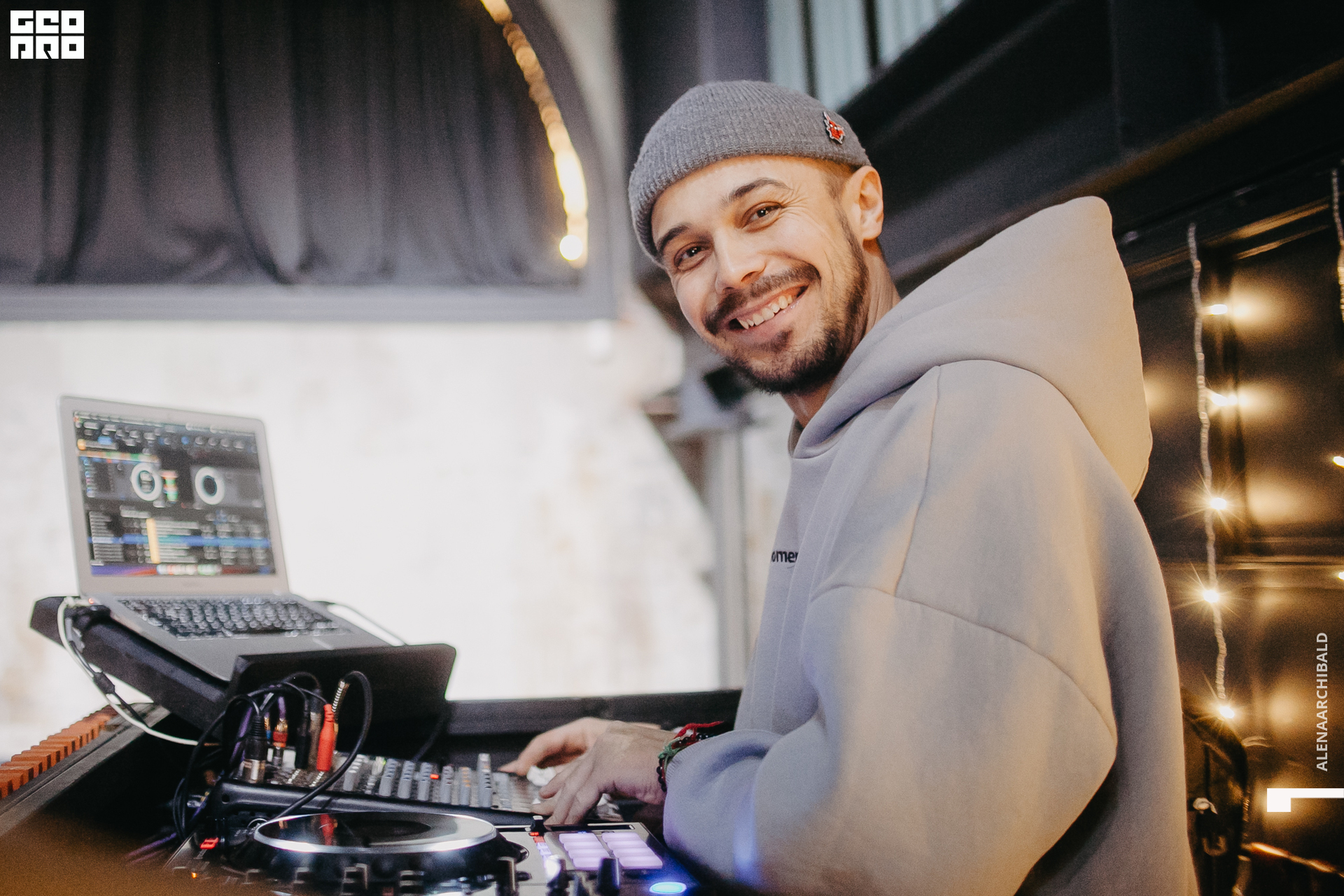 2022-11-18 20-00-27_alenaarchibald013.JPG