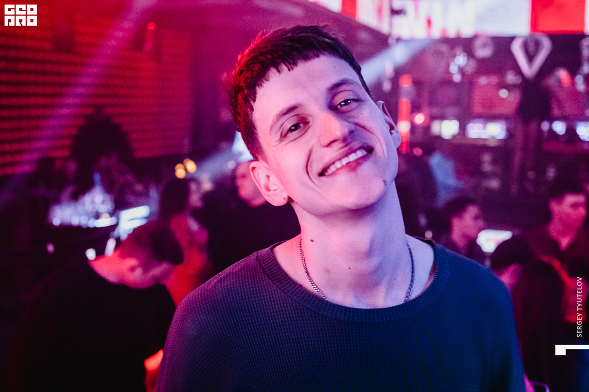 Friday party 23