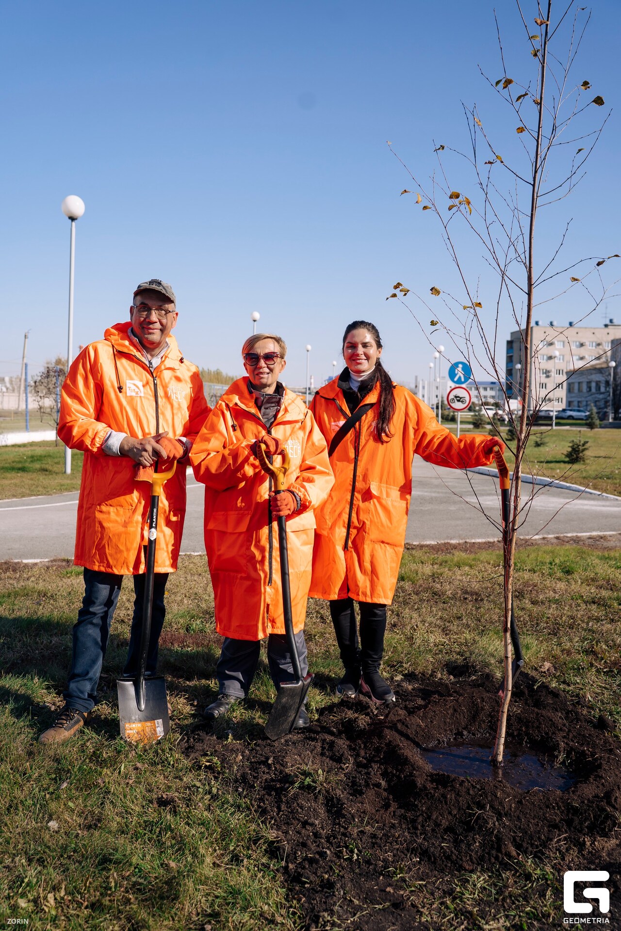 095_12-05-52 _07-10-25_Zorin_resized.jpg