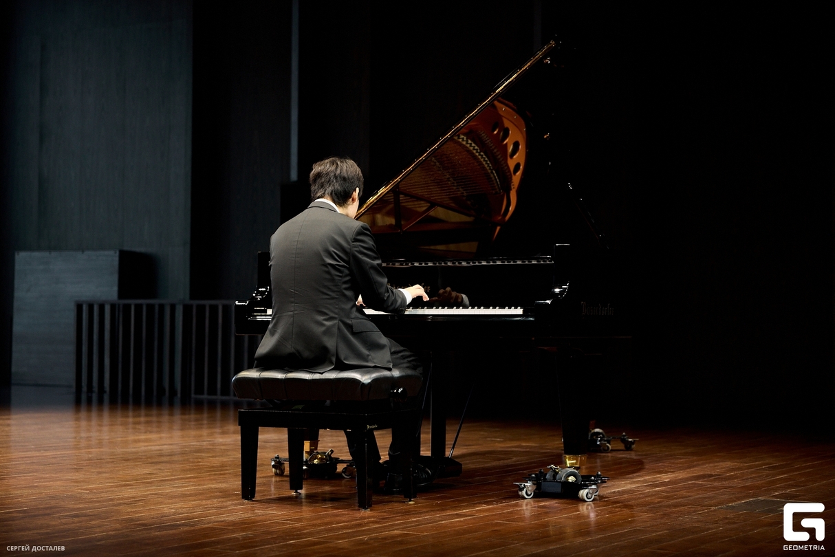 Pianissimo: Чжинву Бэ 22