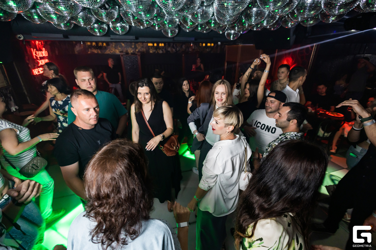 Saturday party 21