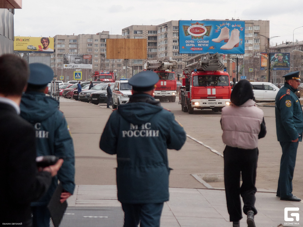 Контрольно-проверочные пожарно-тактические учения с эвакуацией людей из здания ТРЦ "Фестиваль" 23