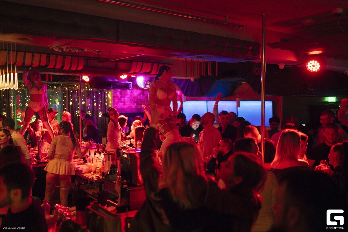 ПЯТНИЦА В BESTUZHEV BAR 18