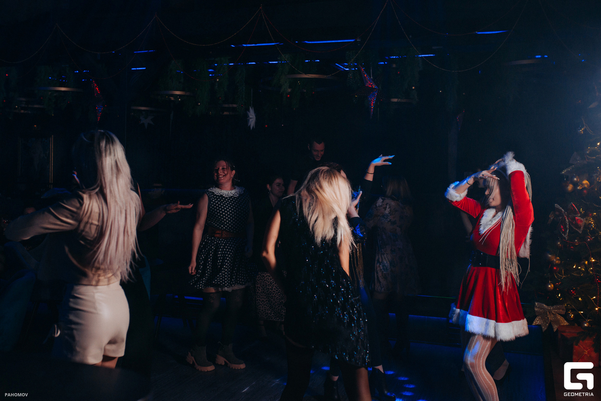 Saturday party 8