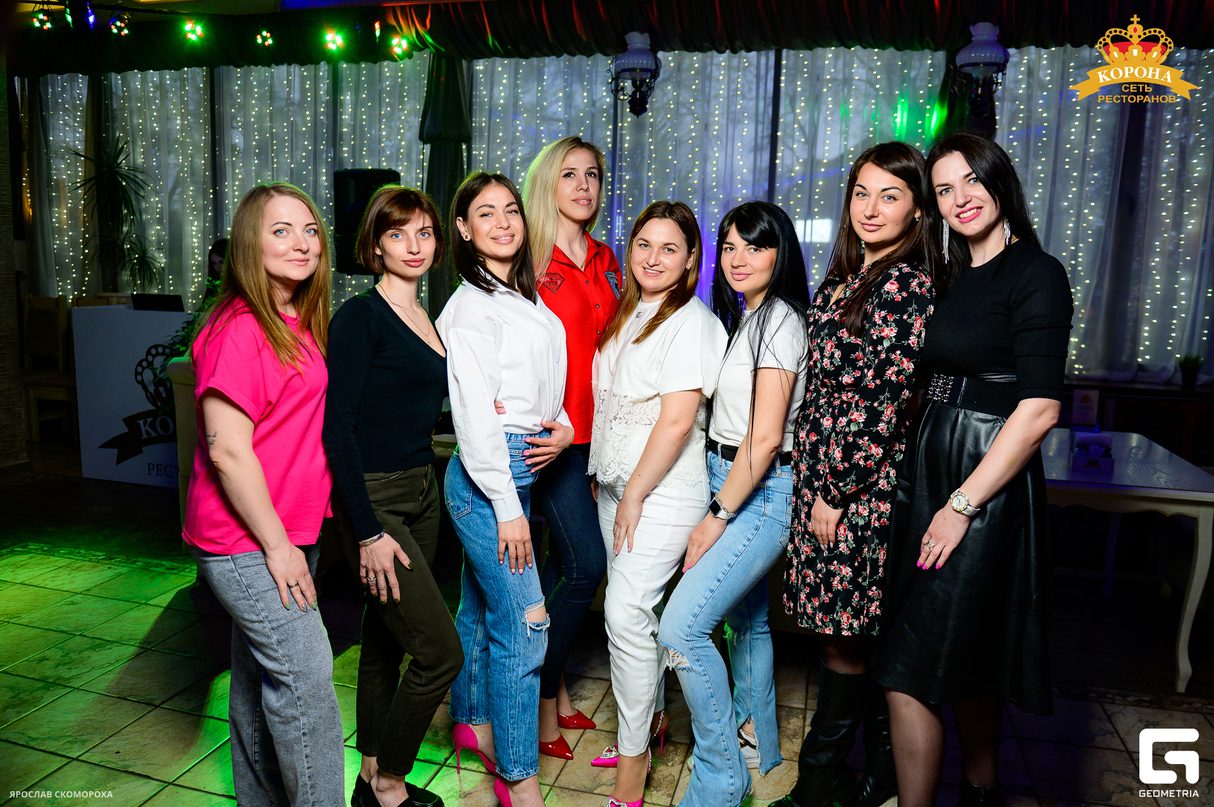 Пятница в кафе "Корона" 21