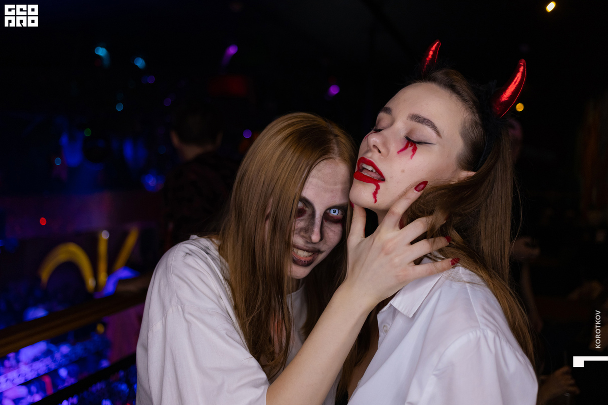 Funky Bar / Horror Night 19