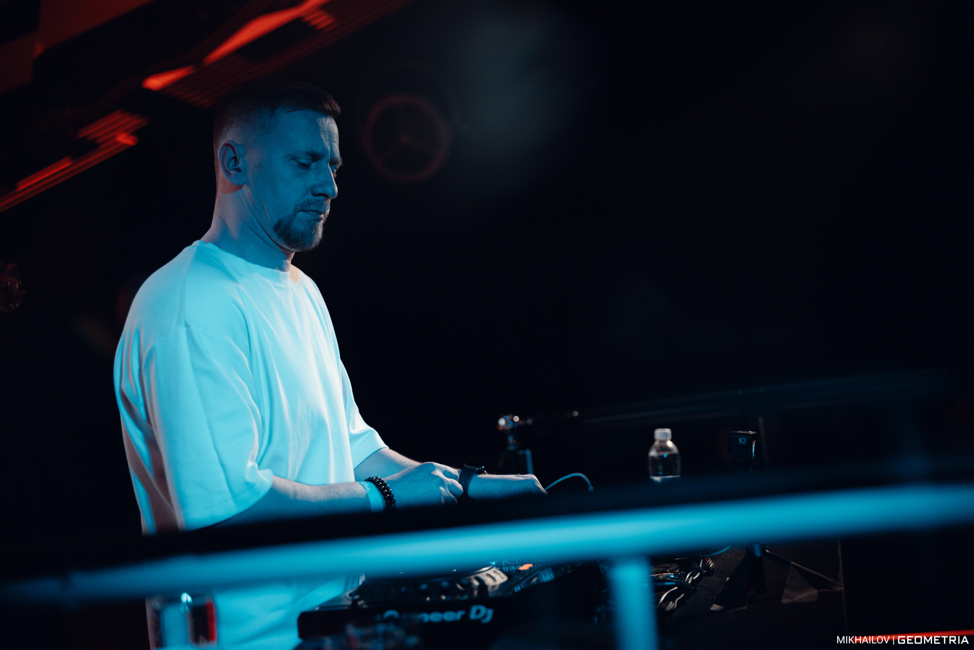 036-190425-3927 mikhailov-weblogo.jpg