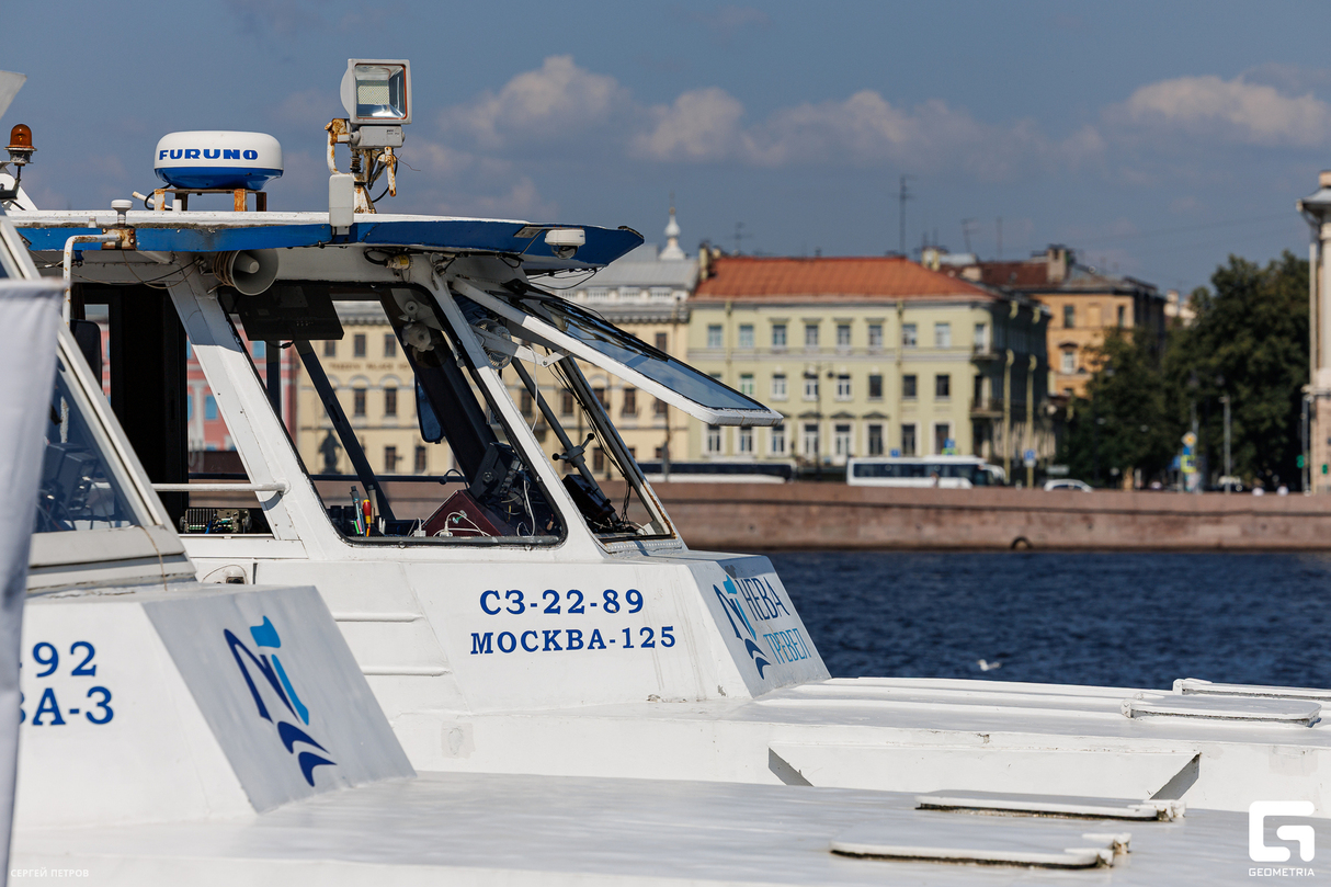 «Морская традиция» рейс к полуденному выстрелу из пушки Петропавловской крепости 12