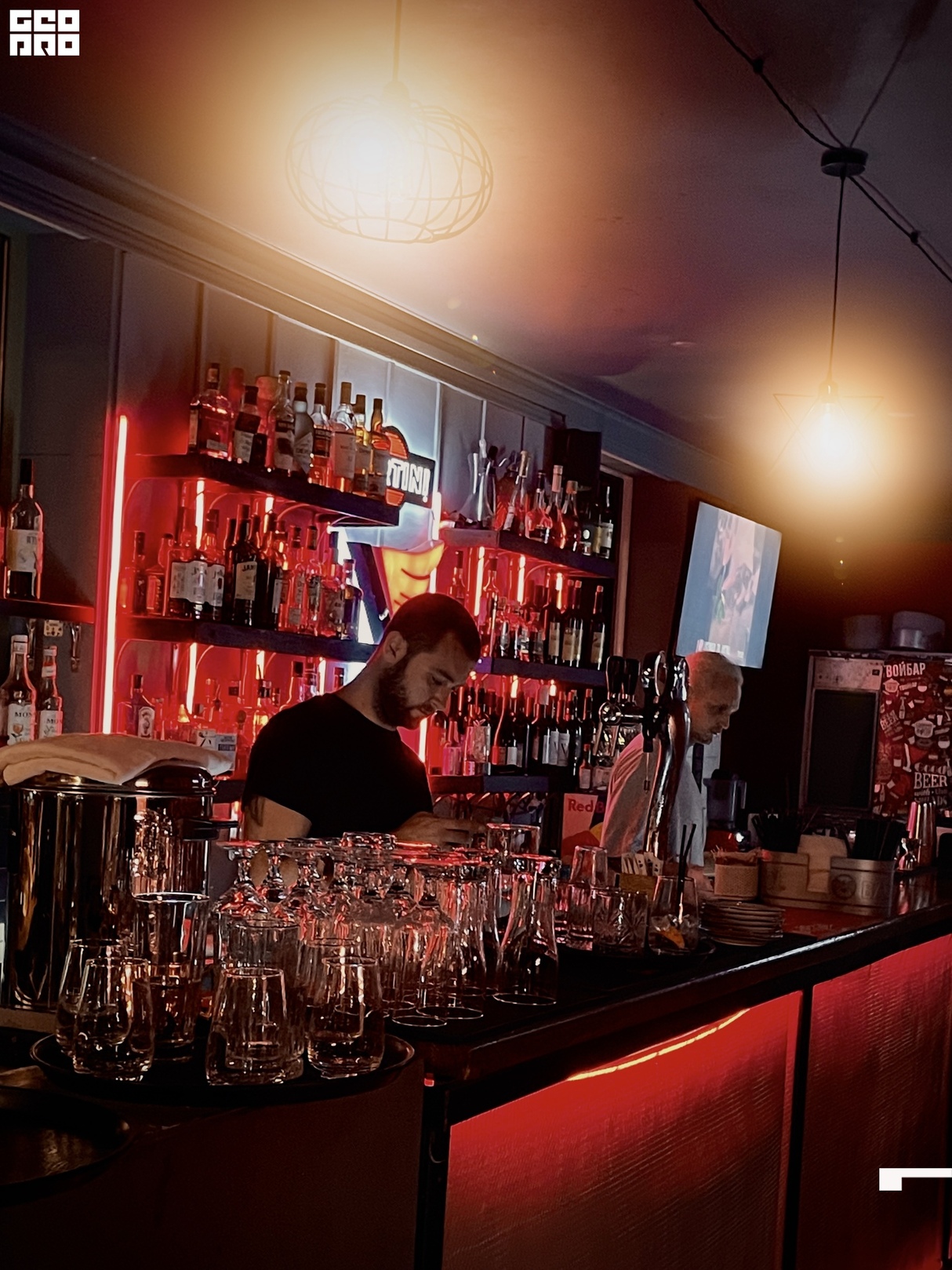 LIVE: Friday party 11