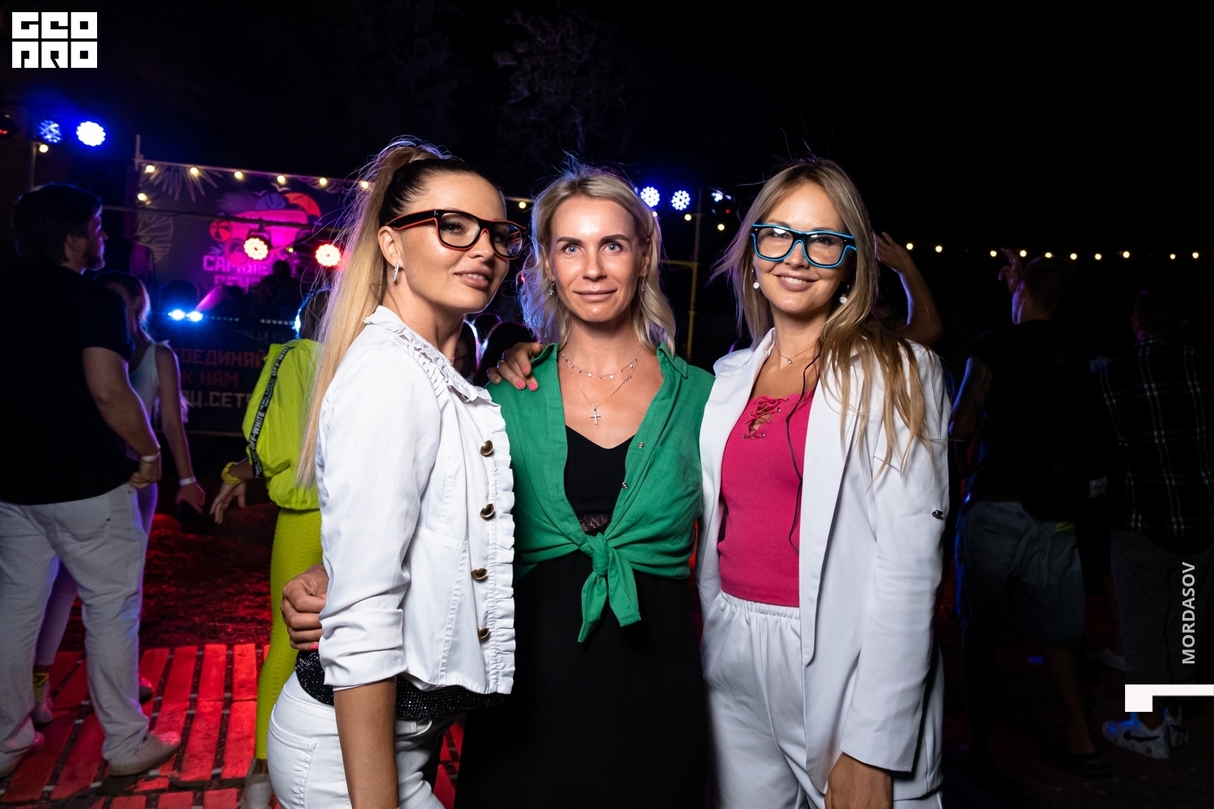 Saturday party 8