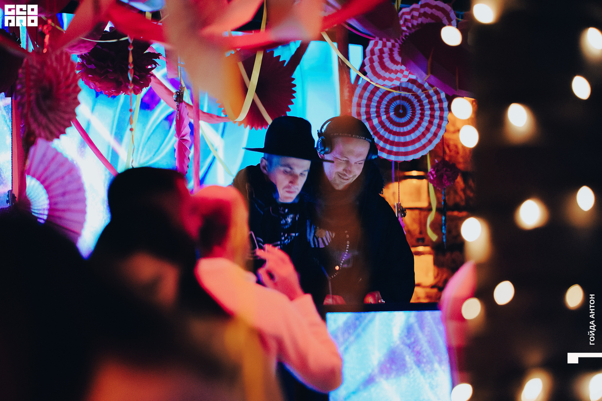 Ночь в России в ЧАЙКЕ на Пляже \ Odyssey Showcase Dibidabo, Soul of void на Нижнем танцполе 25