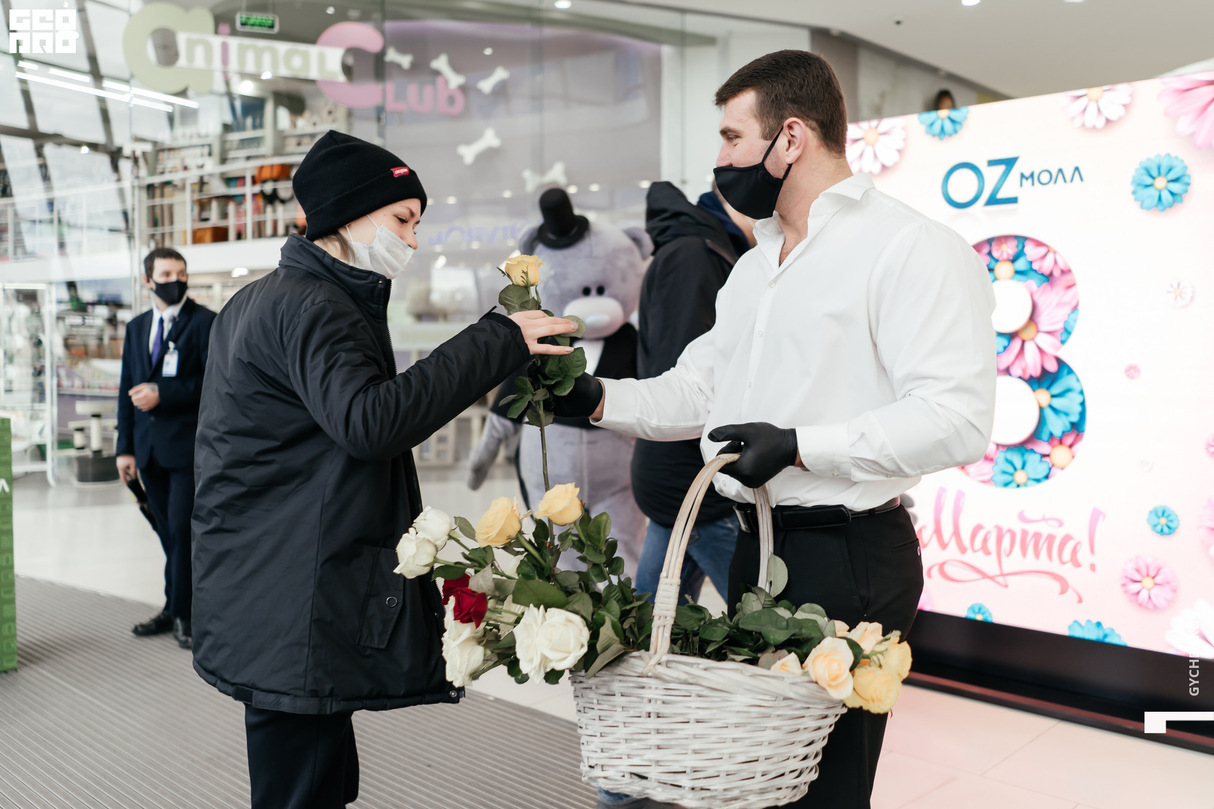 Международный женский день в OZ МОЛЛ 19