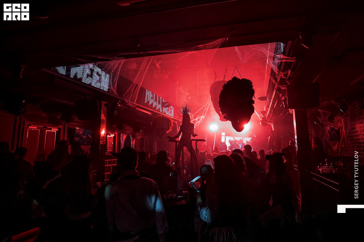 HALLOWEEN IN THE TOP CLUB 27