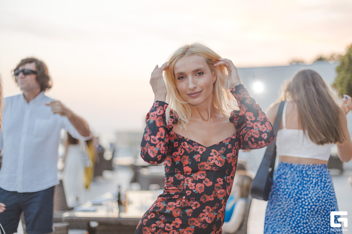ЛЕТНИЙ ROOFTOP 19