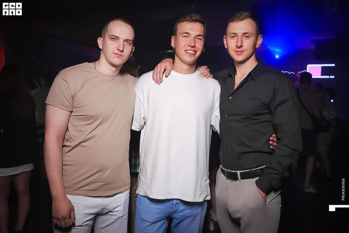 Saturday party 30