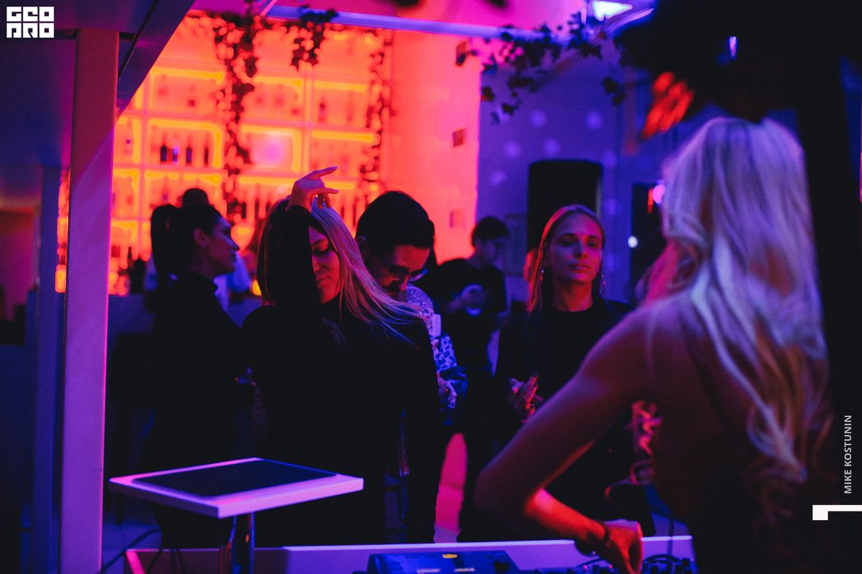 HOUSE MUSIC by EVA KARI 20