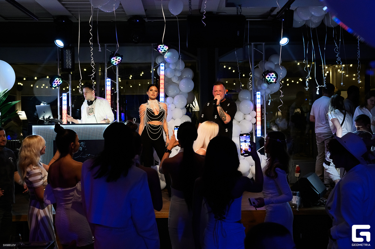 White Party! 29