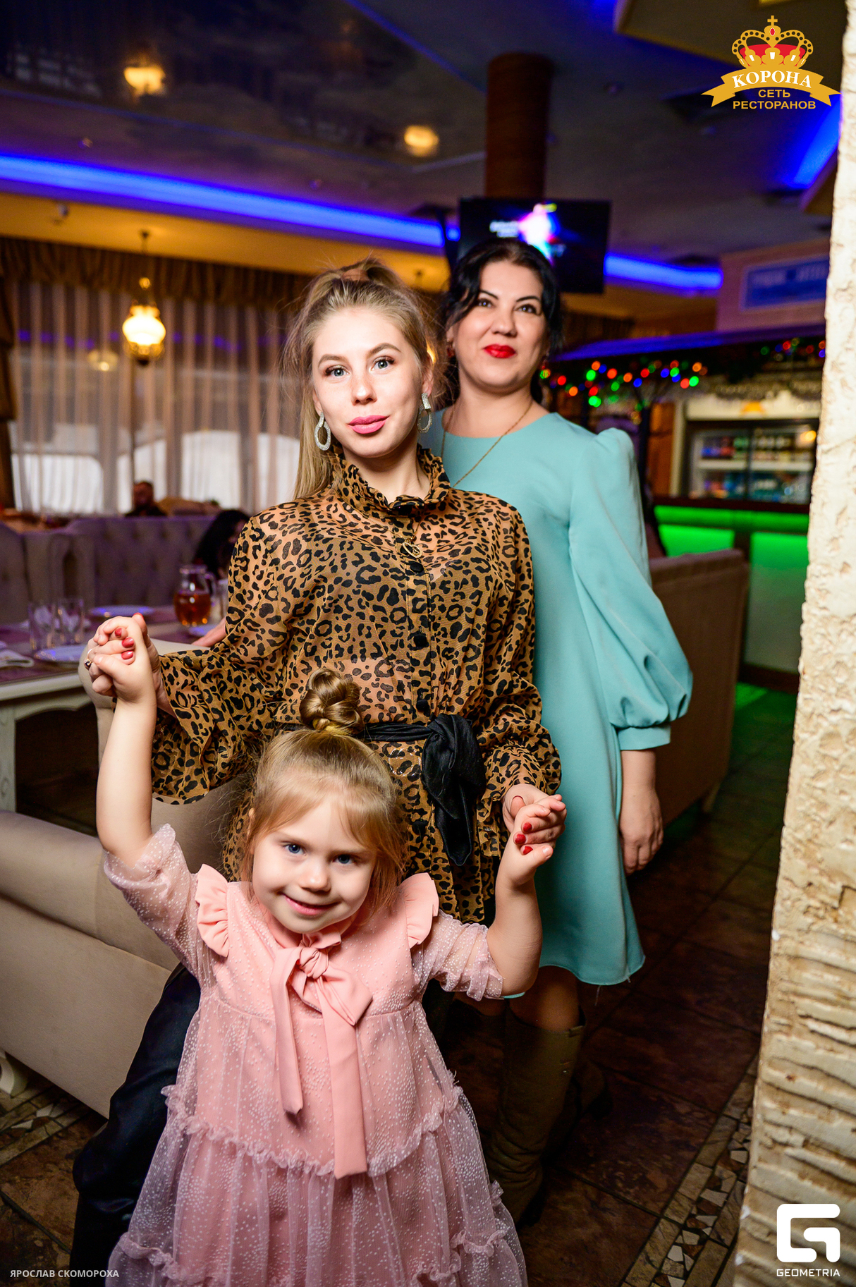 Воскресенье в кафе "Корона" 15