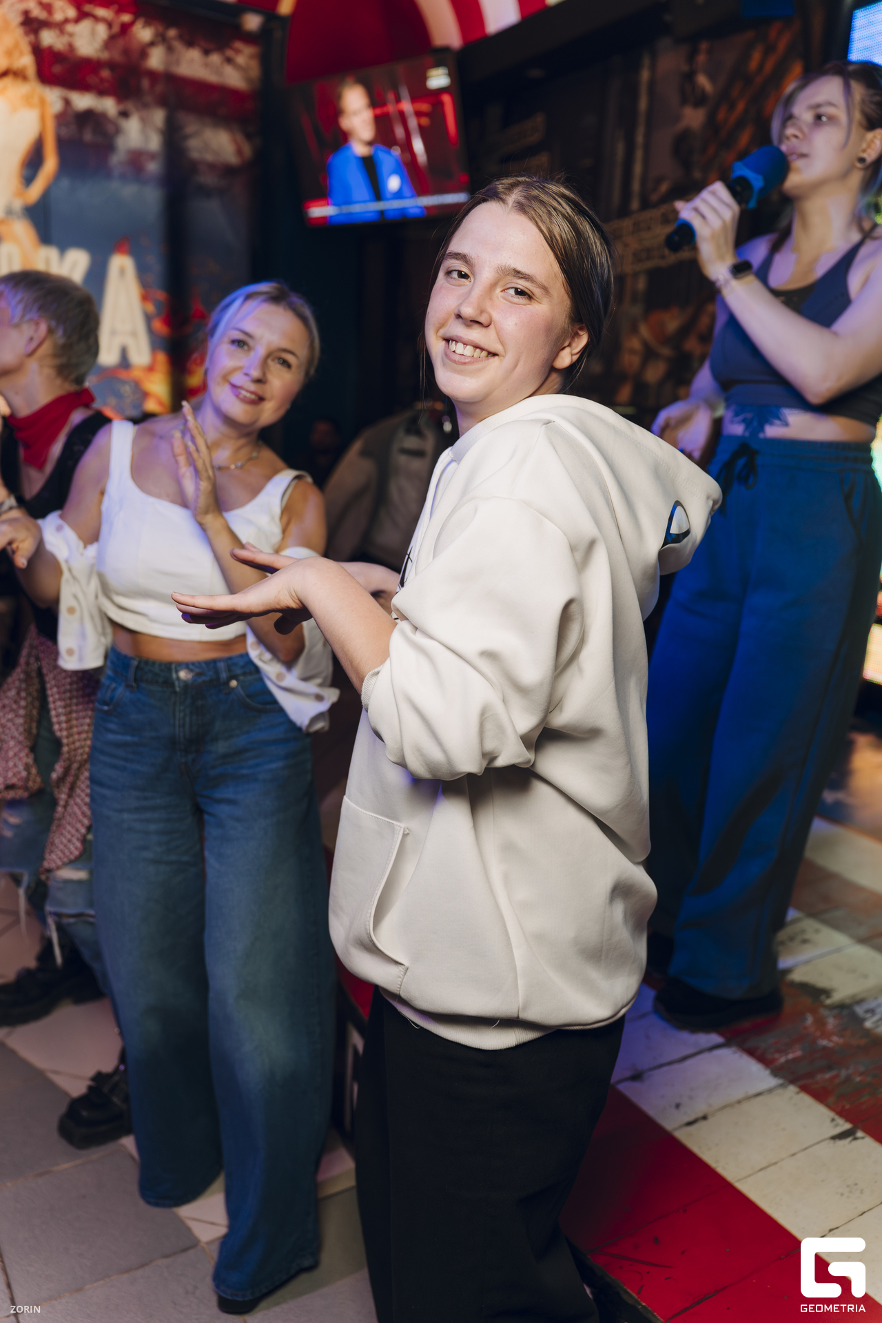 003_00-41-13 _11-10-25_Zorin.jpg