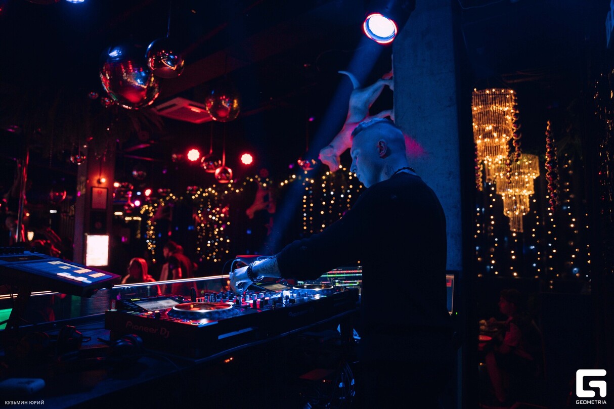 ПЯТНИЦА В BESTUZHEV BAR 14