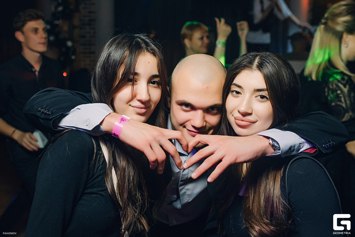 Saturday party 28