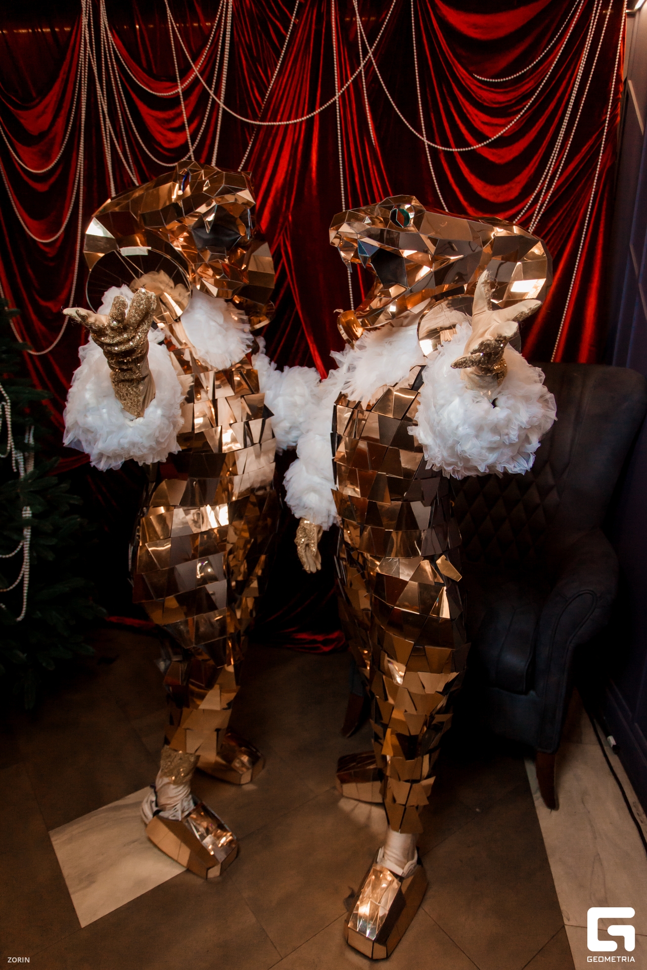 002-19-04-30-29-12-24- Zorin.jpg