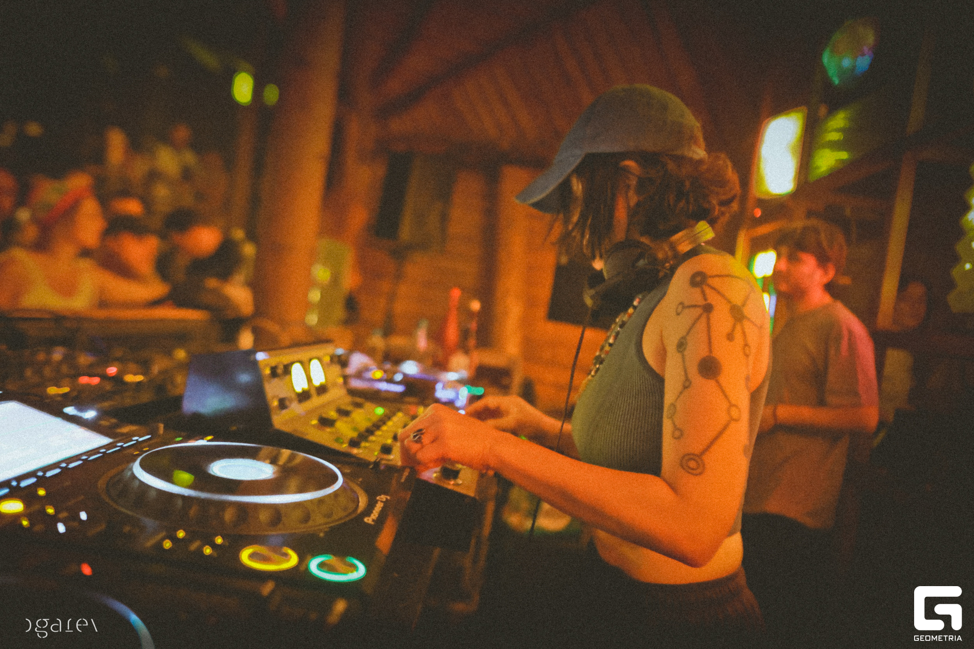 OUTLINE 2025-150.jpg