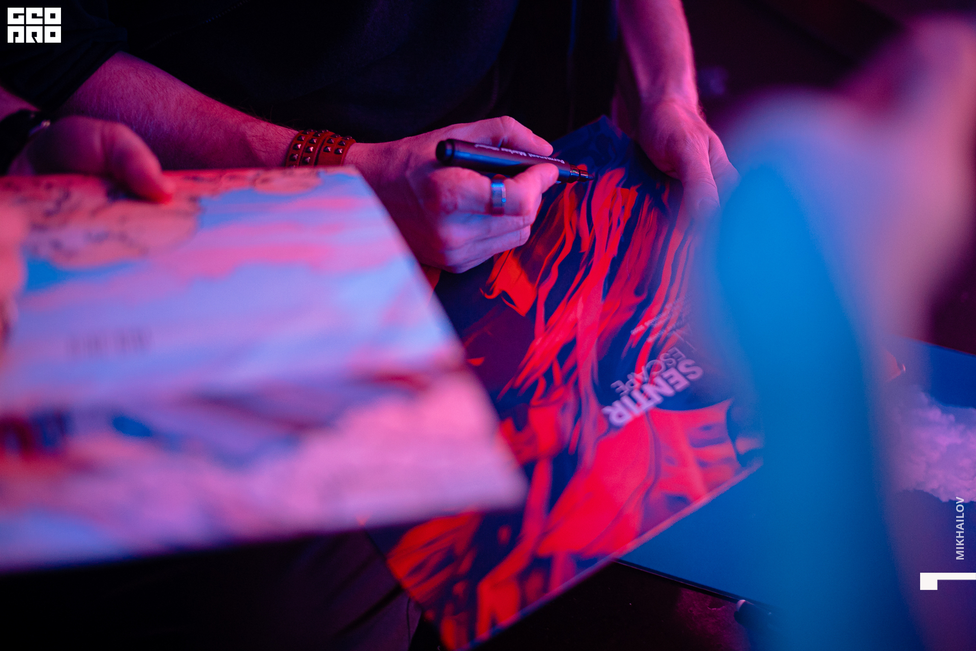 045-11-04-2021-01-18-We are - Mikhailov - 2560.jpg