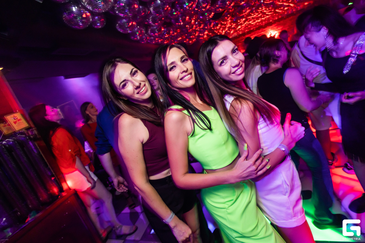 Saturday party 16