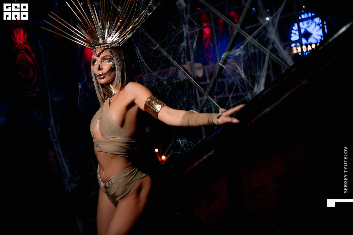 HALLOWEEN IN THE TOP CLUB 20