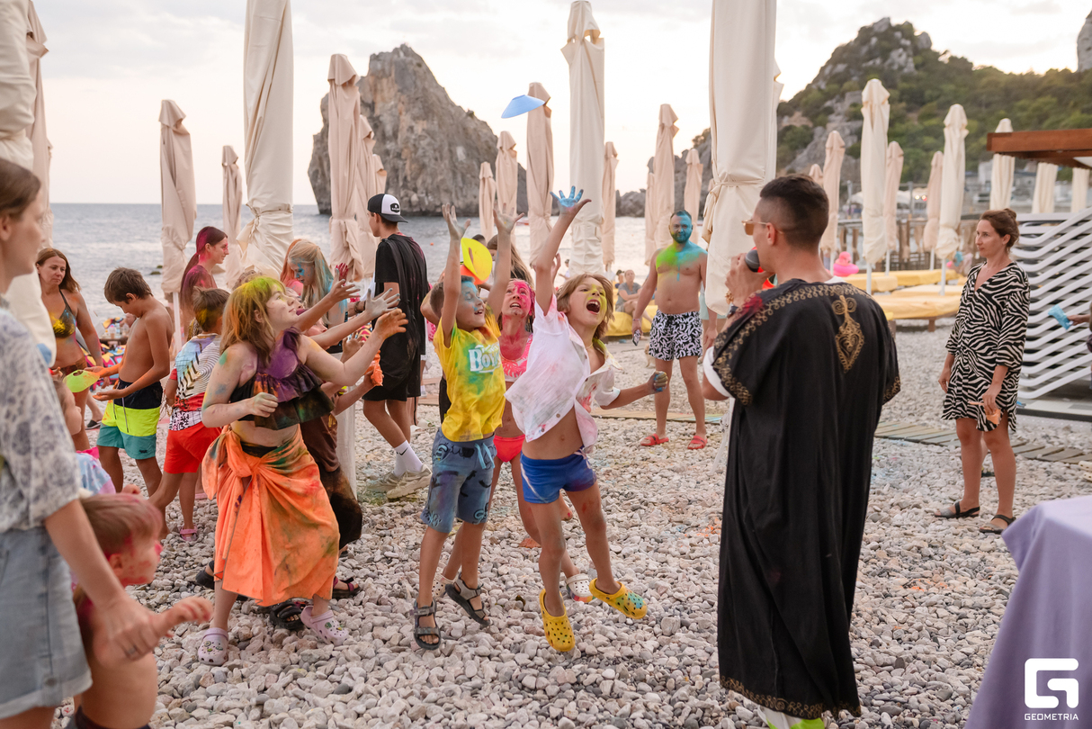 INDIAN PARTY in HUNGRY BIRD Simeiz 26