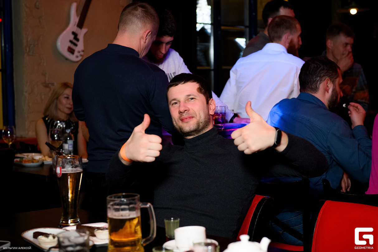 Женский день в баре THE ROCKS 17