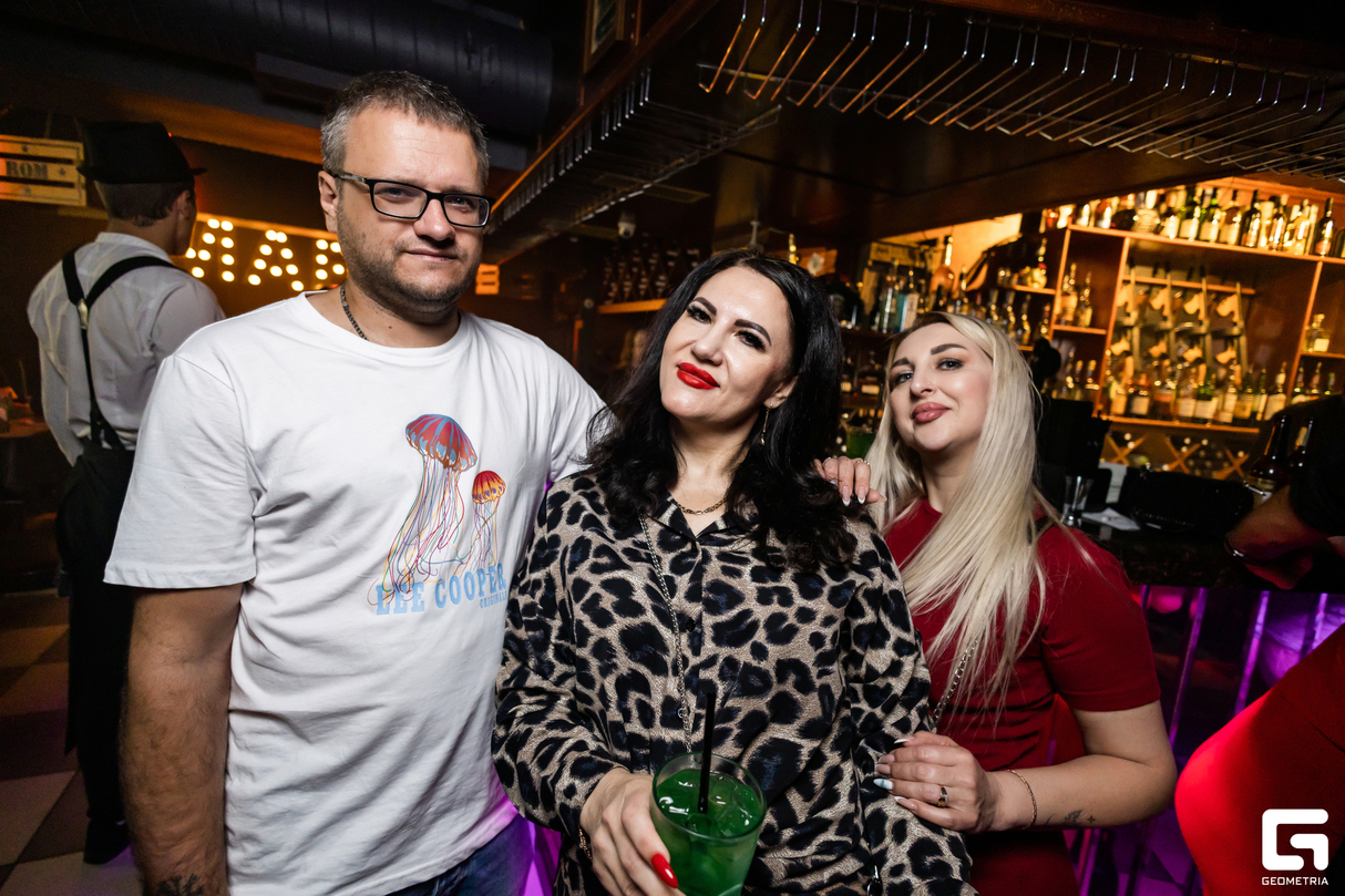Saturday party 25