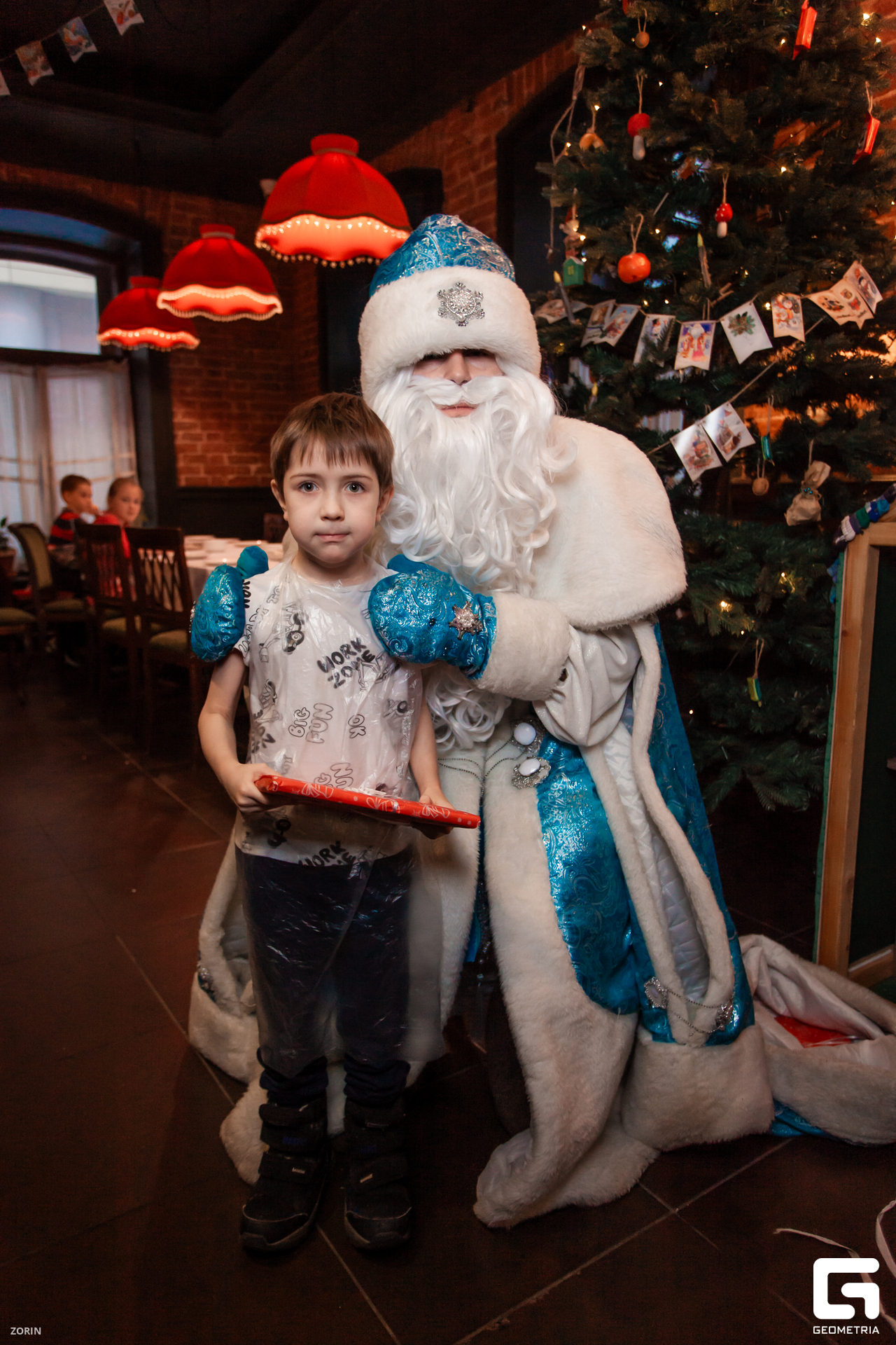 066-14-20-14-03-01-25- Zorin.jpg